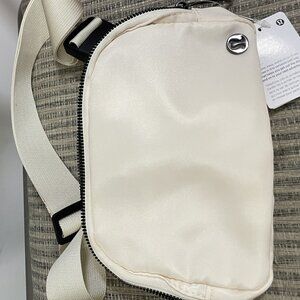 Lululemon Everywhere Belt Bag 1L New Crossbody bag